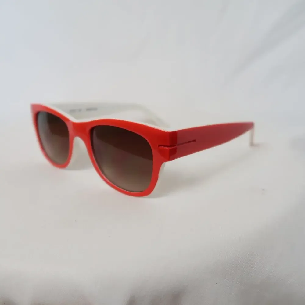 GAP red wayferer acrylic sunglasses